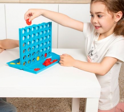 Гра дитяча настільна "4 в ряд"